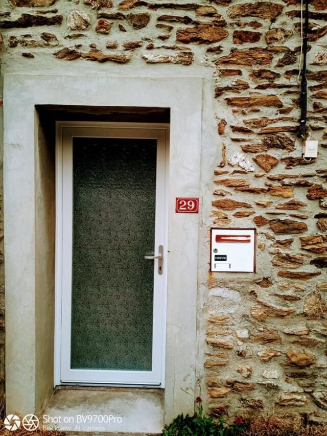 installation d'une porte d'entrée à Échalas